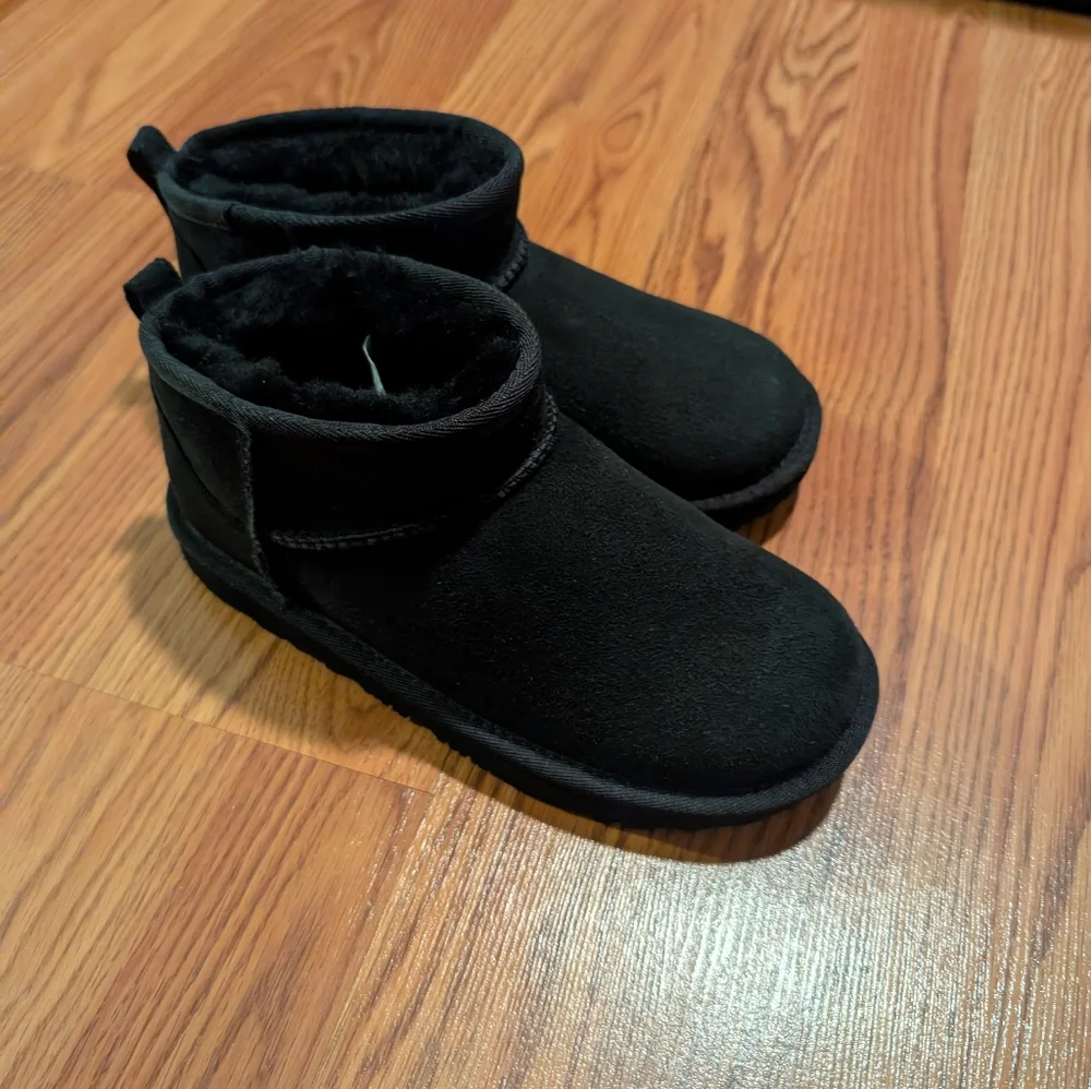 UGG Classic Ultra Mini boots